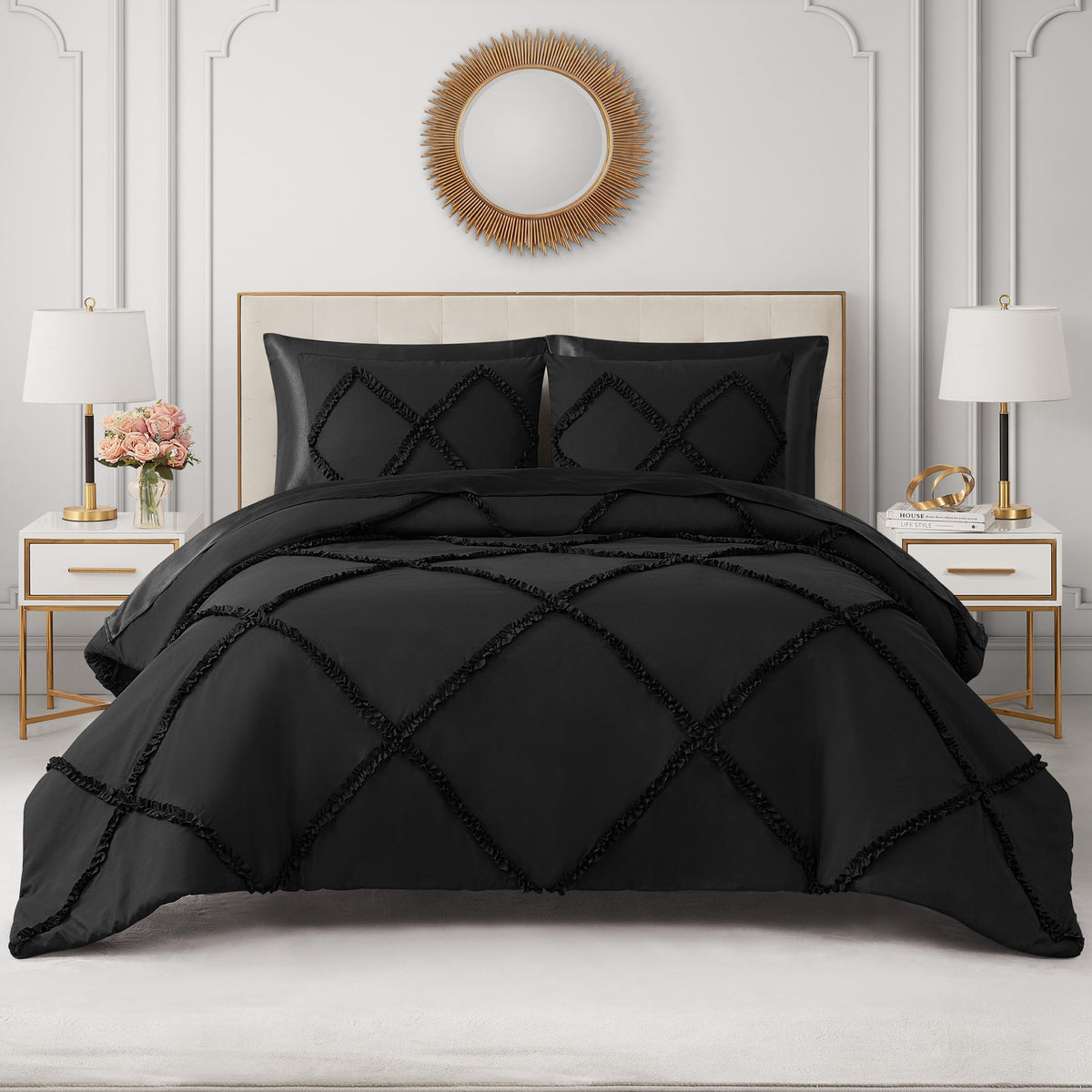 Glam Diamond Ruffle Comforter Set