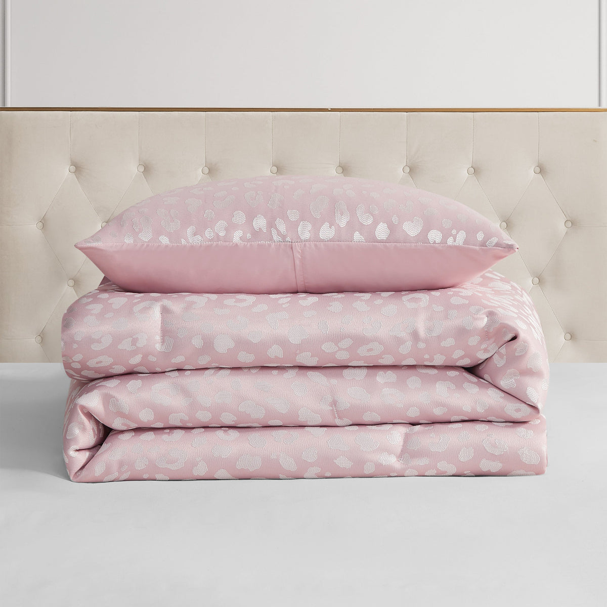 Glam Sparkle Cheetah Jaquard Comforter Set