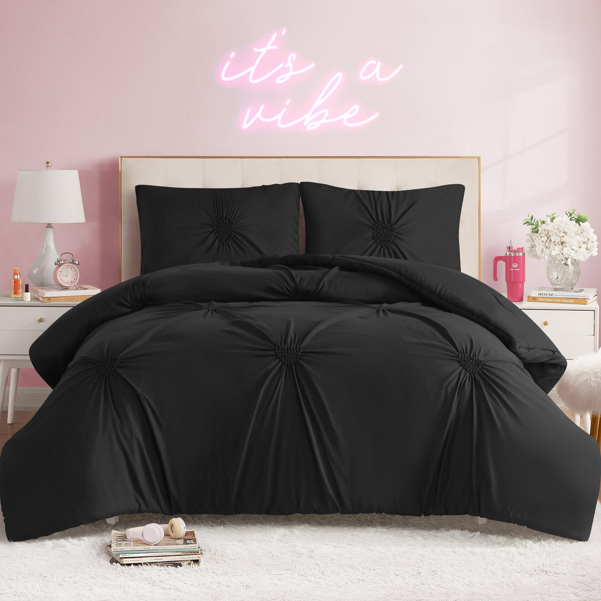 Glam Amora Gathered Heart Comforter Set
